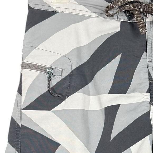 Patagonia Wavefarer Black & Gray Geometric Print Board 8” Shorts Mens Size 32 - Picture 5 of 11